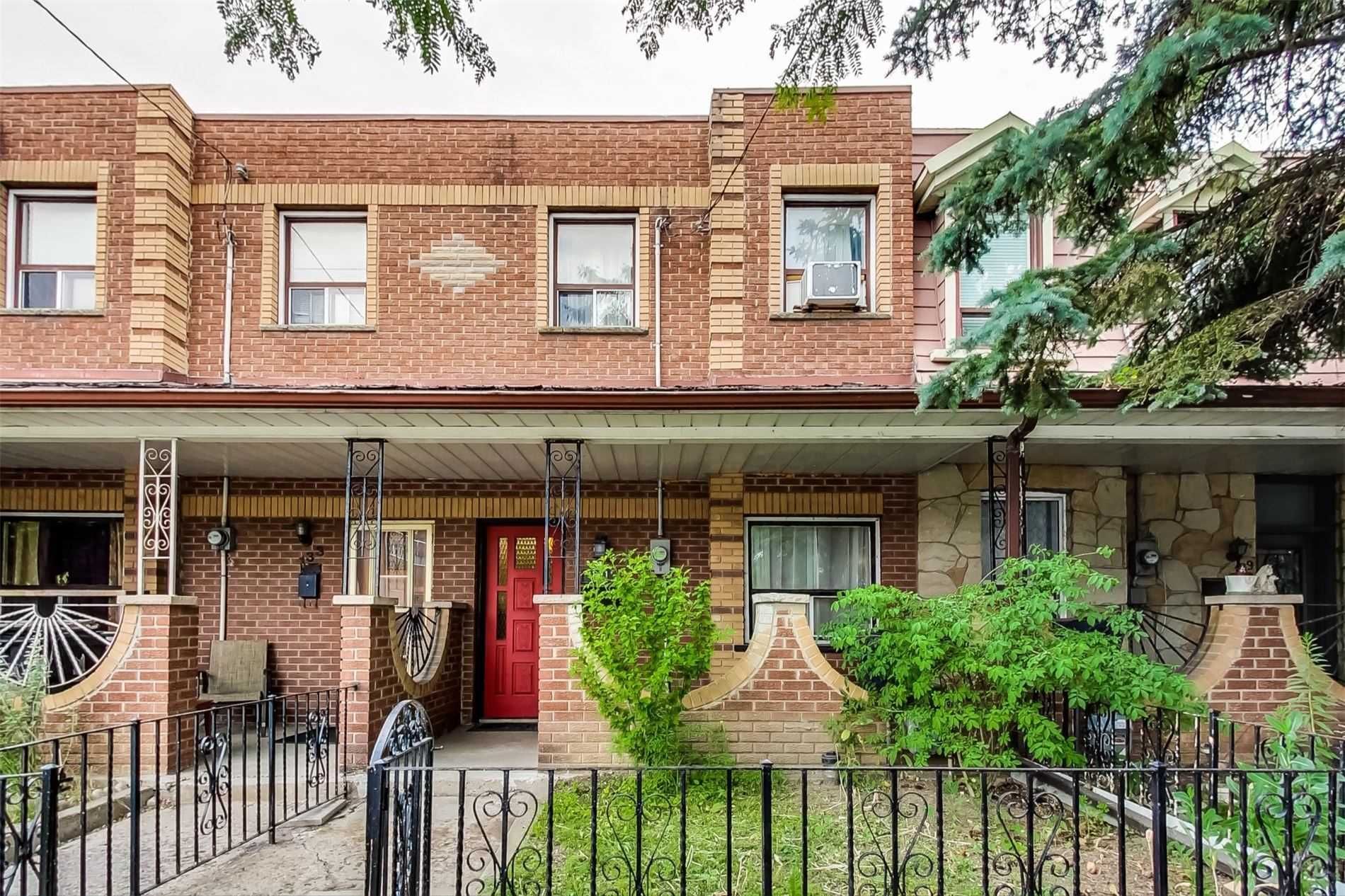 New property listed in South Parkdale, Toronto W01