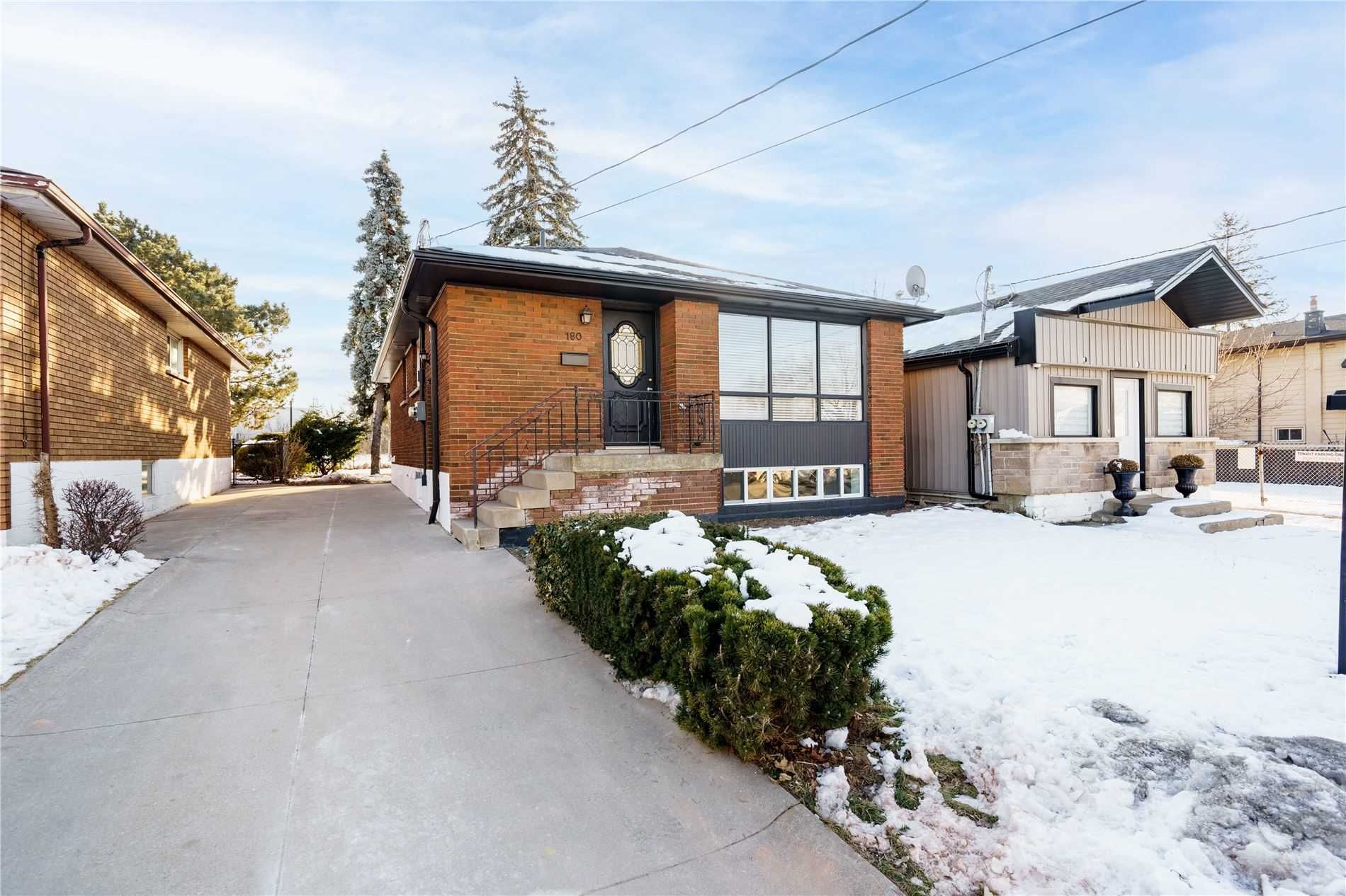 New property listed in Parkview, Hamilton